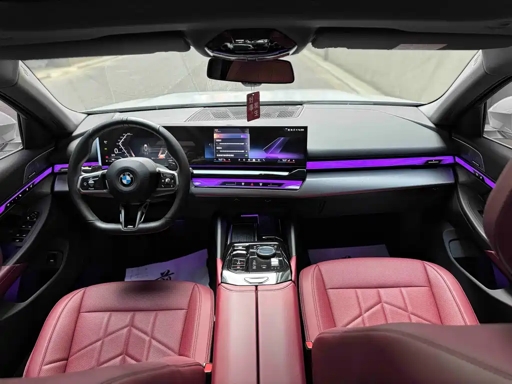BMW 5 Series 2025 — фото 15