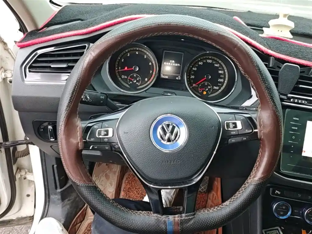 Volkswagen Tiguan L 2020 — фото 11