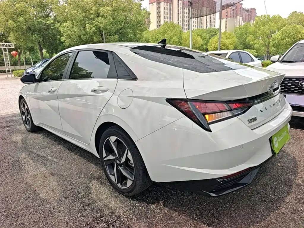 Hyundai Elantra 2023