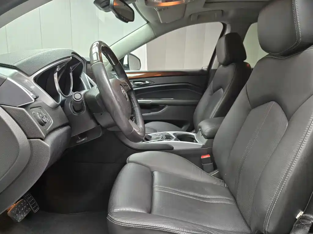 Cadillac SRX 2012 — фото 4