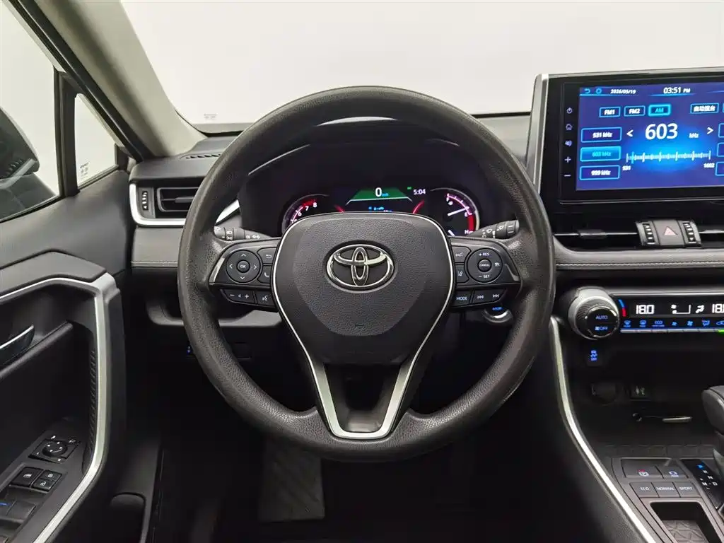 Toyota RAV4 2020 — фото 11
