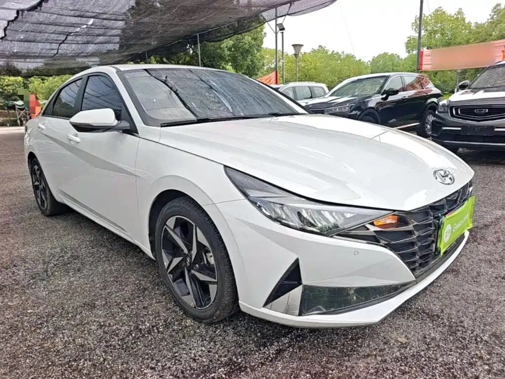 Hyundai Elantra 2023