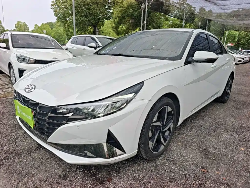 Hyundai Elantra 2023