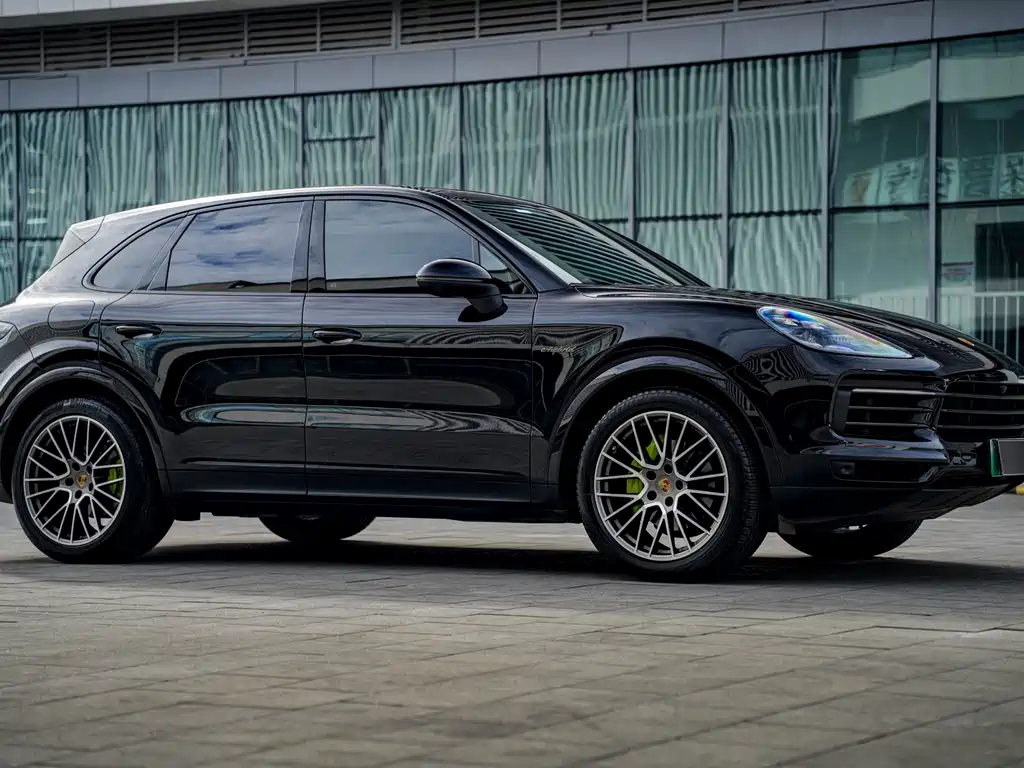 Porsche Cayenne Hybrid 2022 — фото 2