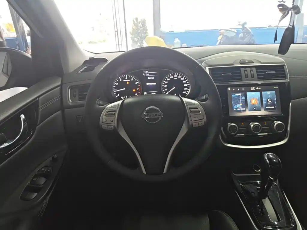 Nissan Tiida 2021 — фото 11