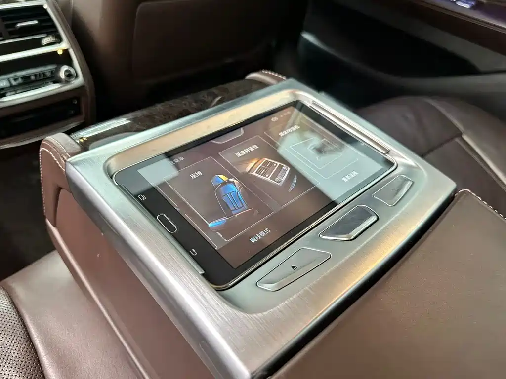 BMW 7 Series 2016 — фото 16