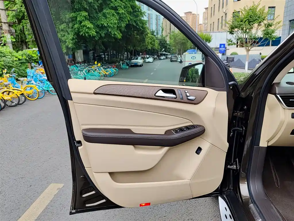 Mercedes-Benz GLE 2016