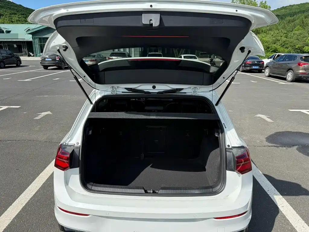 Volkswagen Golf 2023