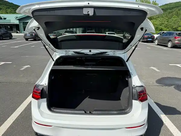 Volkswagen Golf 2023