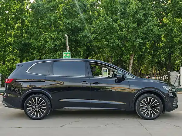 Volkswagen Viloran 2025
