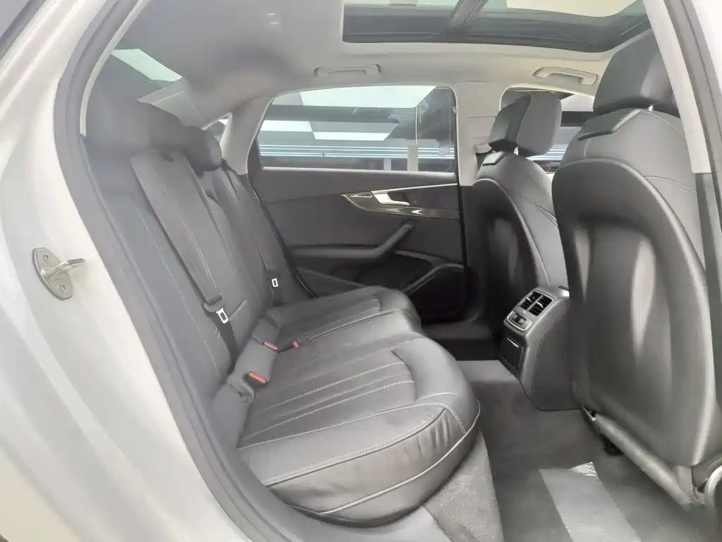 Audi A4L 2021