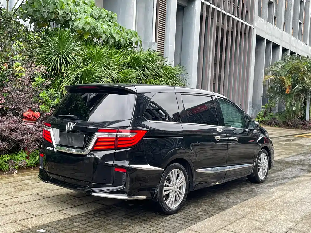 Honda Elysion 2017 — фото 5