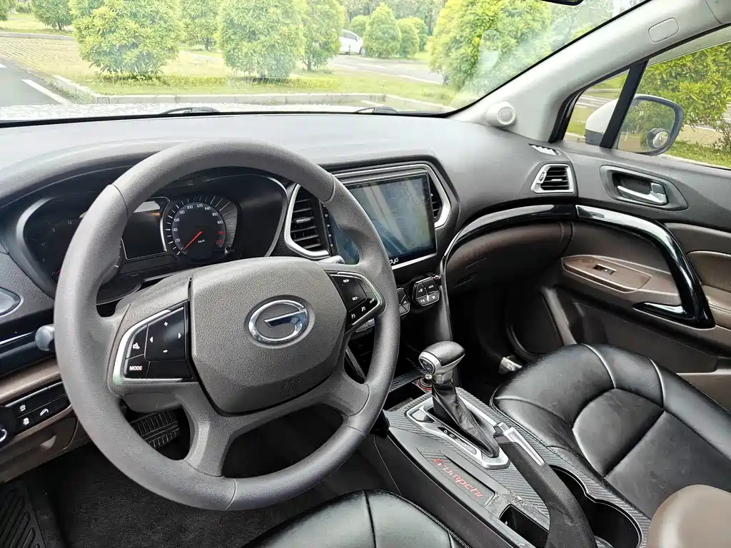 GAC Trumpchi GS4 2015 — фото 13