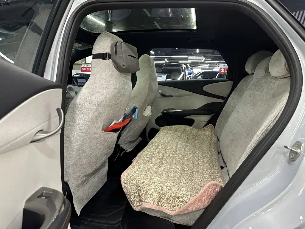 BYD Dolphin 2022 — фото 10
