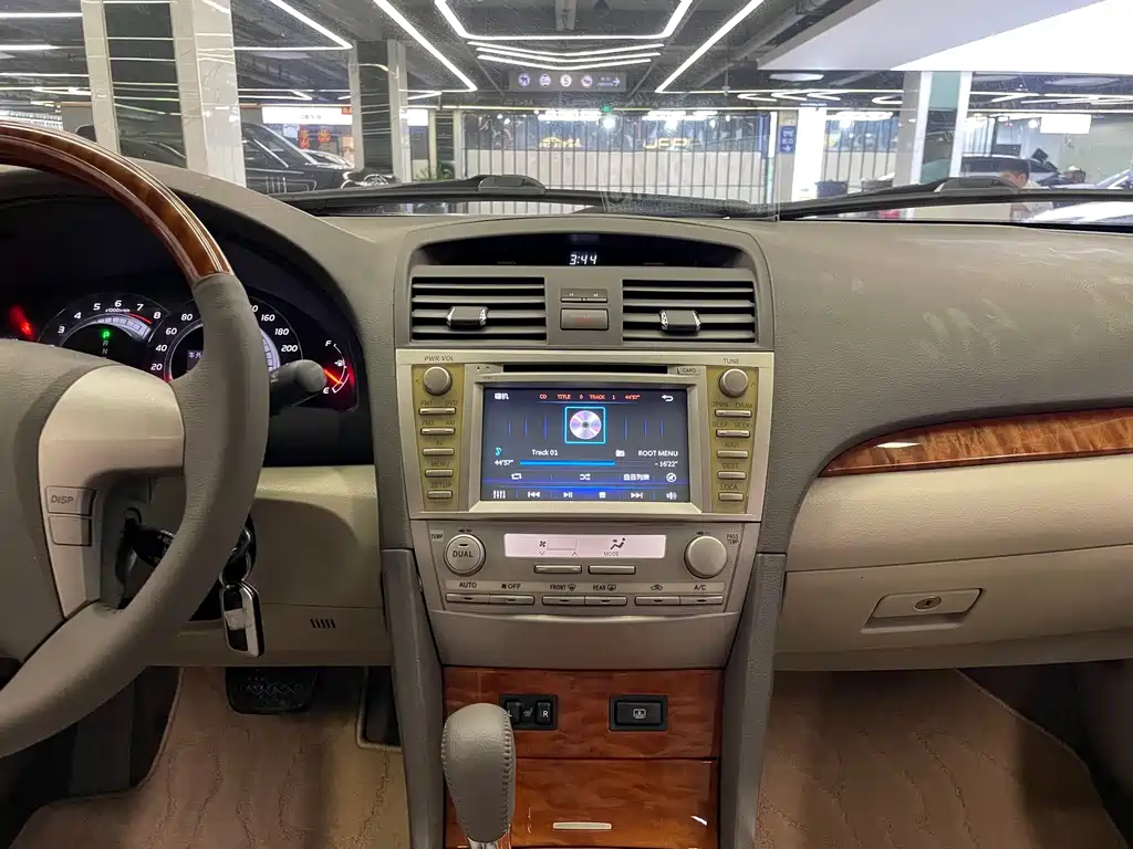 Toyota Camry 2008 — фото 18
