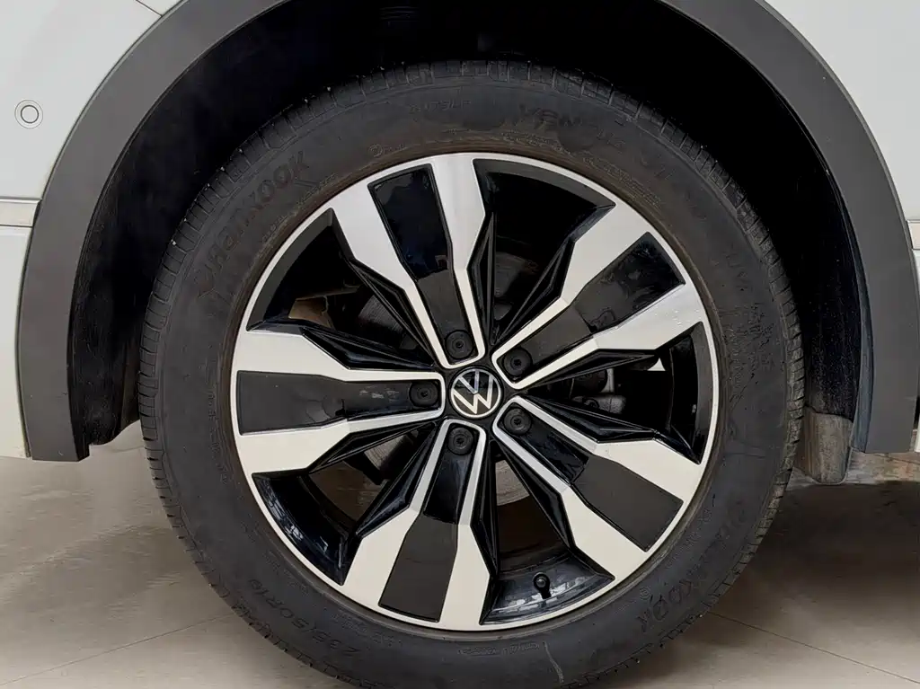 Volkswagen Tiguan L 2025 — фото 10