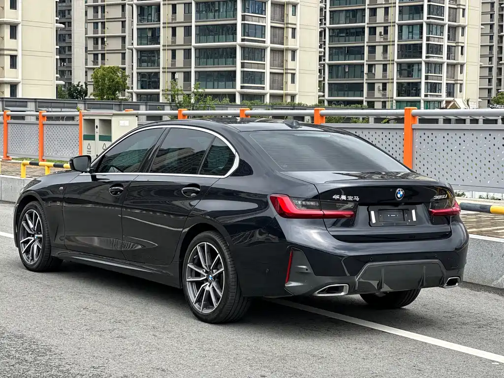 BMW 3 Series 2024 — фото 15