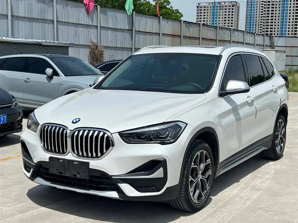 BMW X1 2022 — фото 1