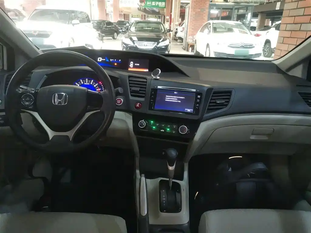 Honda Civic 2015 — фото 6