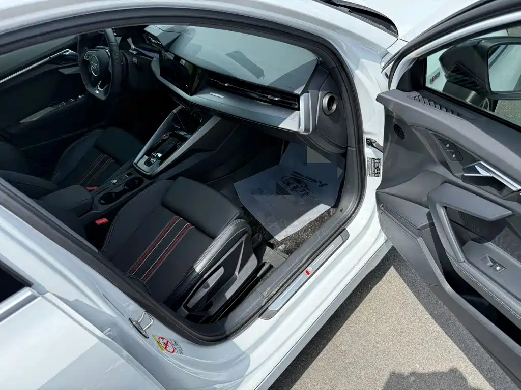 Audi A3 2023 — фото 12
