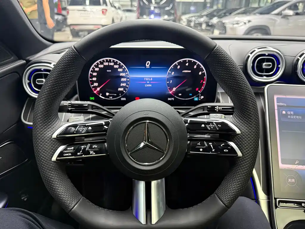 Mercedes-Benz C-Class 2023 — фото 11