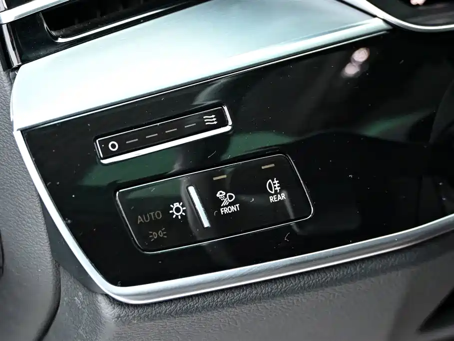 Audi A8 New Energy 2022 — фото 26