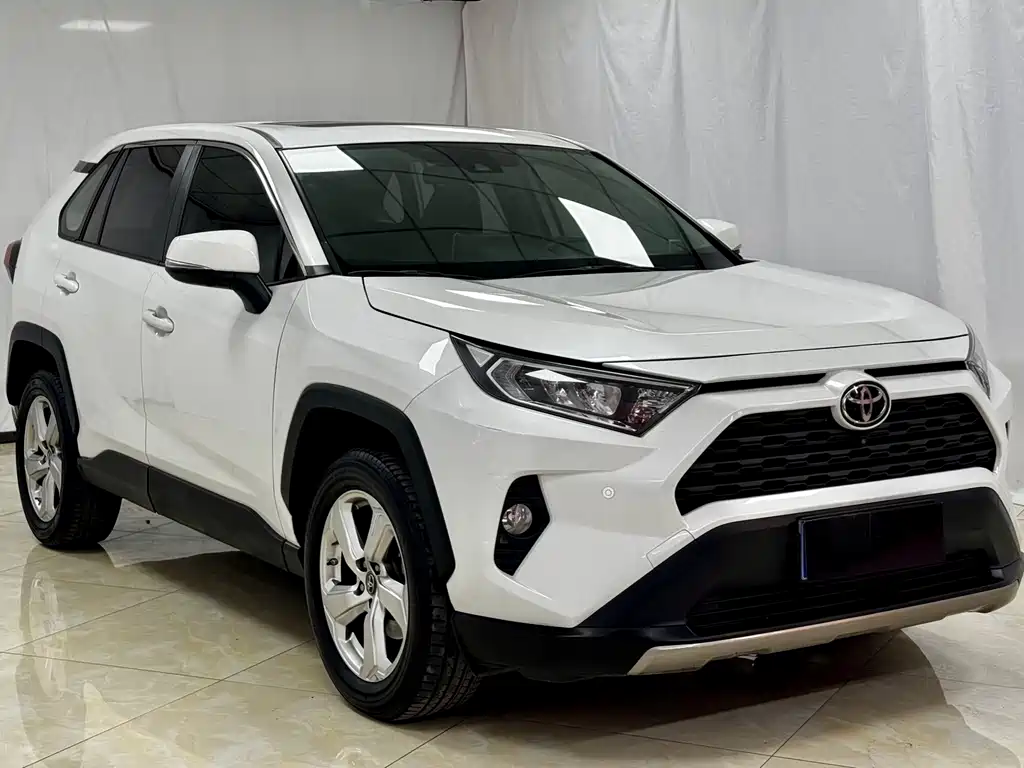 Toyota RAV4 2020 — фото 3