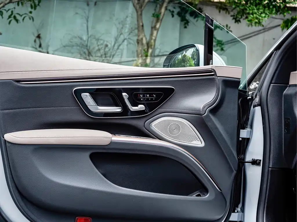 Mercedes-Benz EQS 2024 — фото 14