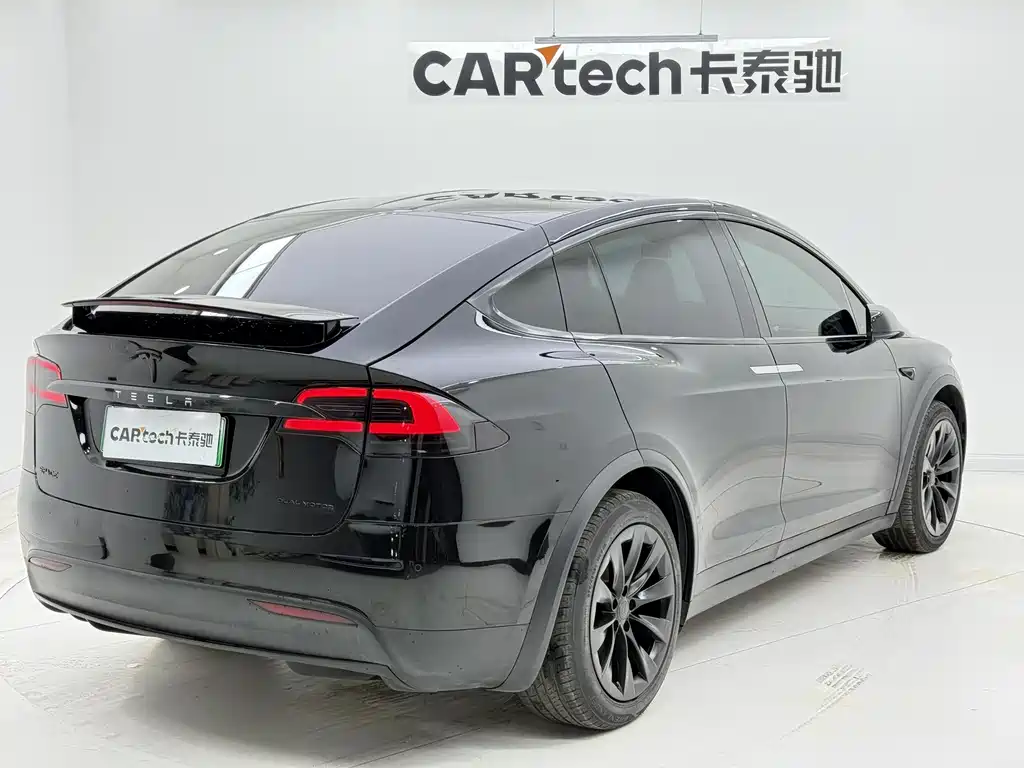 Tesla Model X 2018 — фото 3