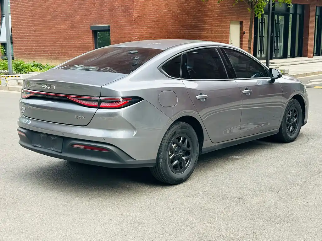 BYD Seal 05 DM-i 2025 — фото 5