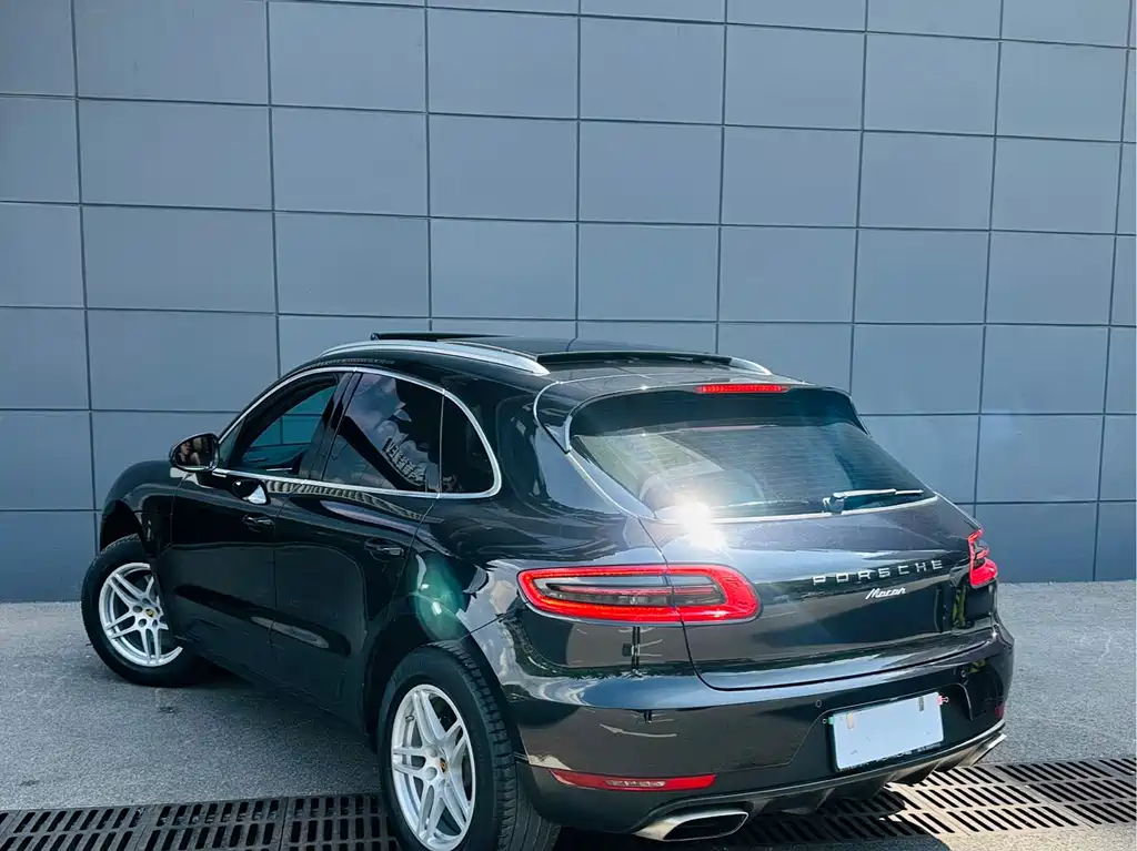 Porsche Macan 2018 — фото 12