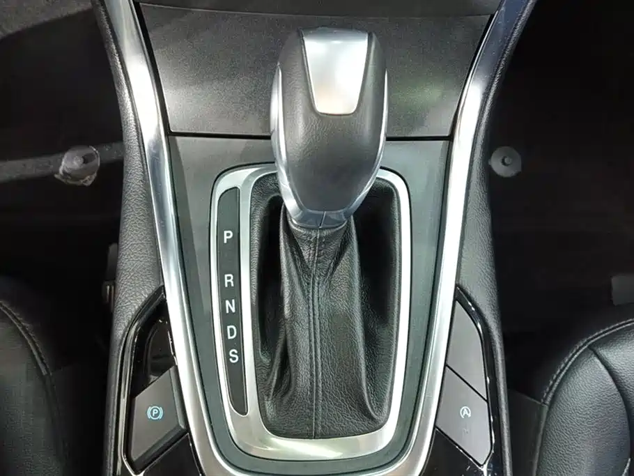 Ford Edge 2020 — фото 16