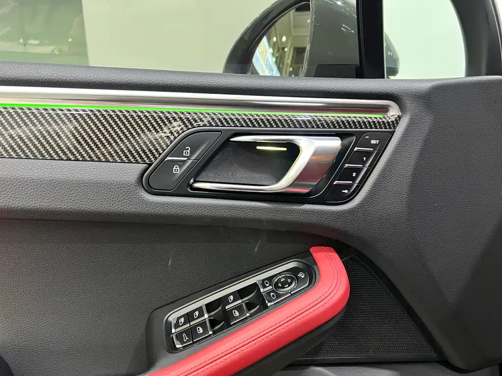 Porsche Macan 2019 — фото 12