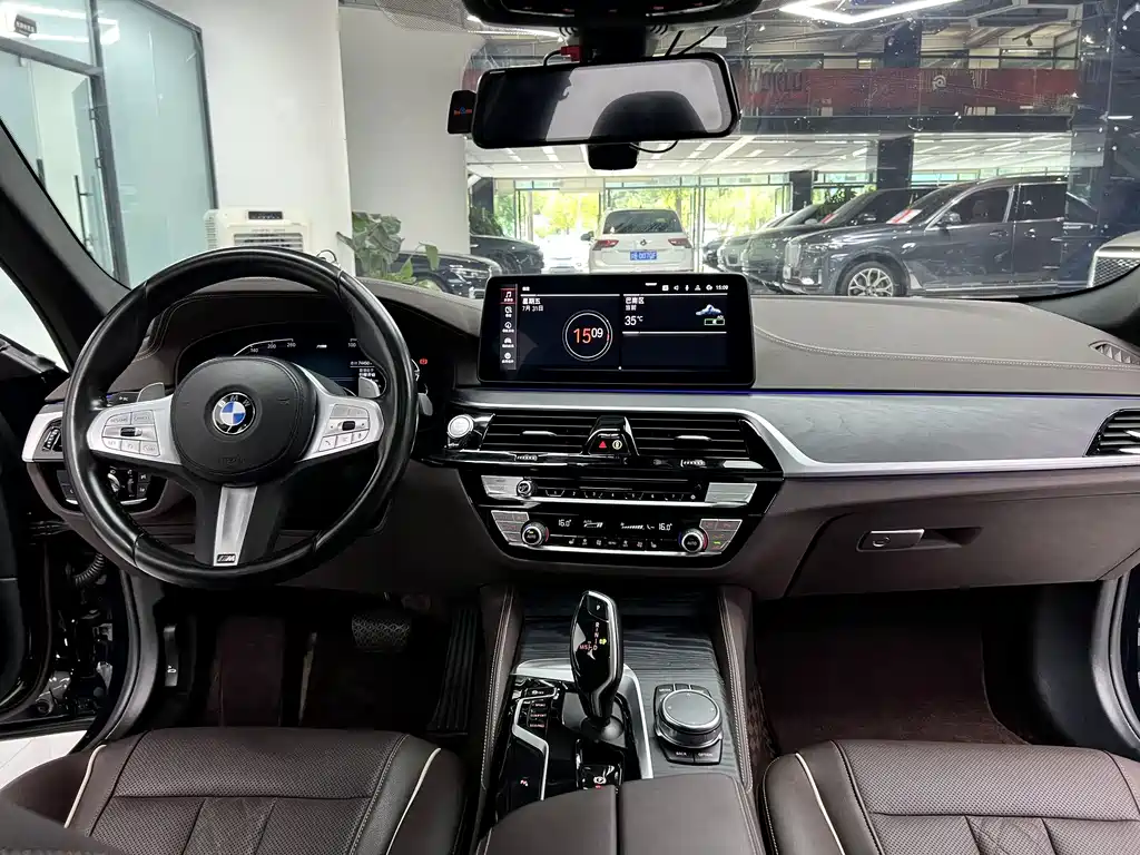 BMW 5 Series 2024
