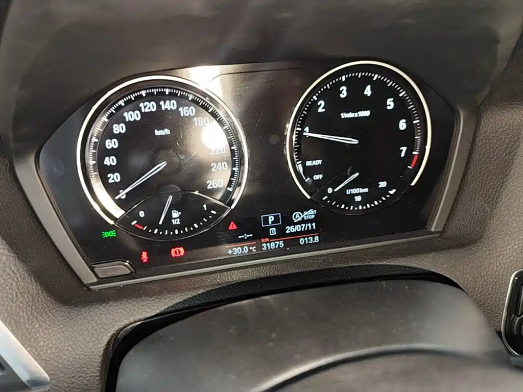 BMW 1 Series 2019 — фото 12