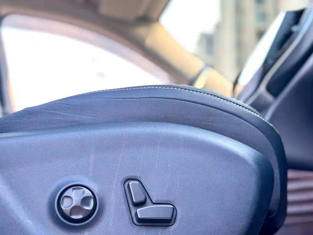 Jeep Cherokee 2018 — фото 19