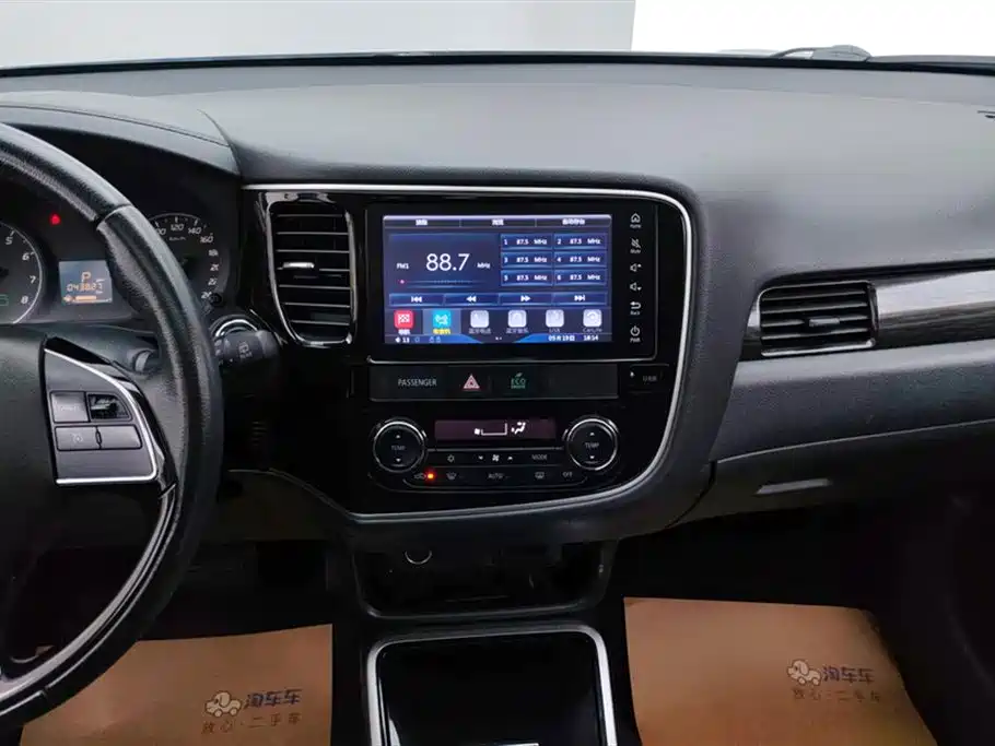 Mitsubishi Outlander 2018 — фото 13