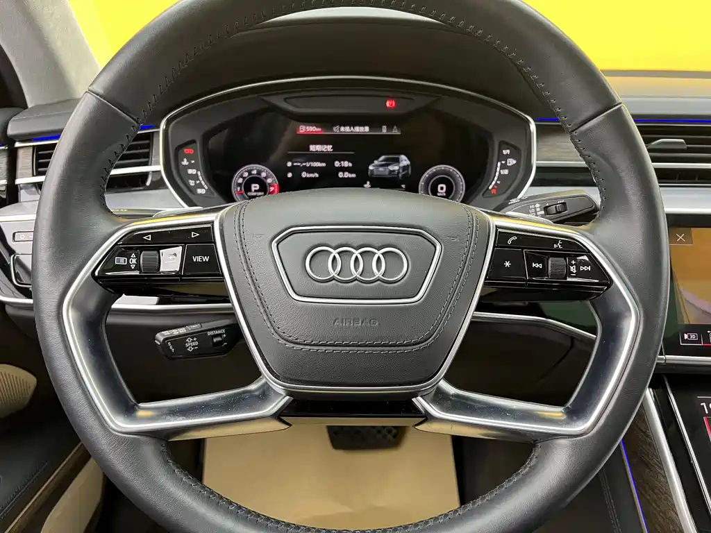 Audi A8 2021 — фото 13