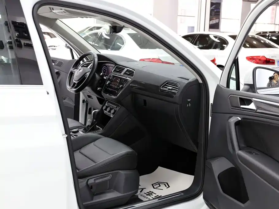 Volkswagen Tiguan 2019 — фото 17