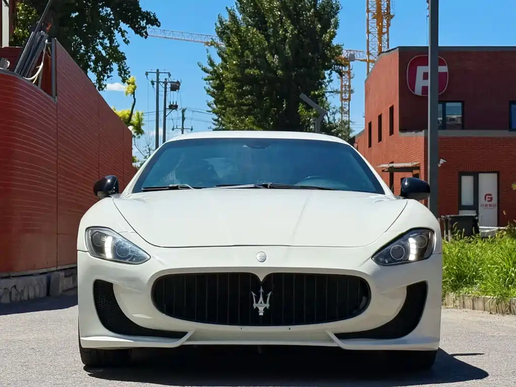 Maserati Granturismo 2013 — фото 2