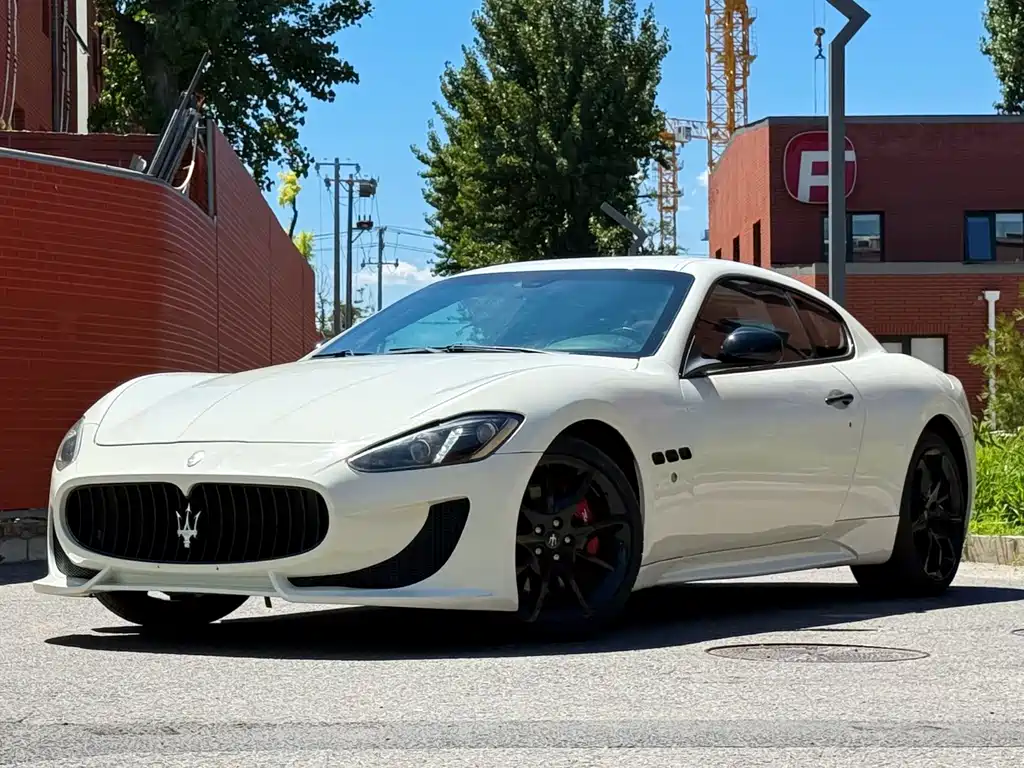 Maserati Granturismo 2013 — фото 3