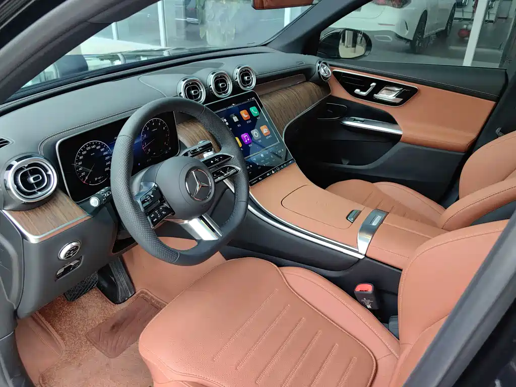 Mercedes-Benz GLC 2025
