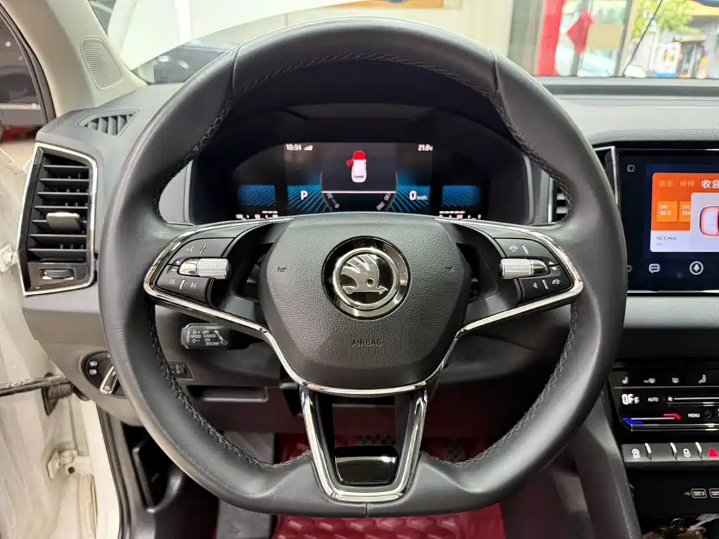 Skoda Karoq 2023 — фото 21