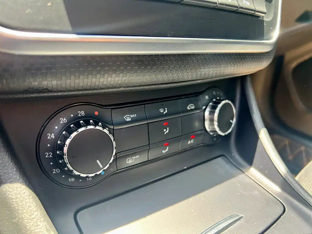 Mercedes-Benz A-Class 2016 — фото 14