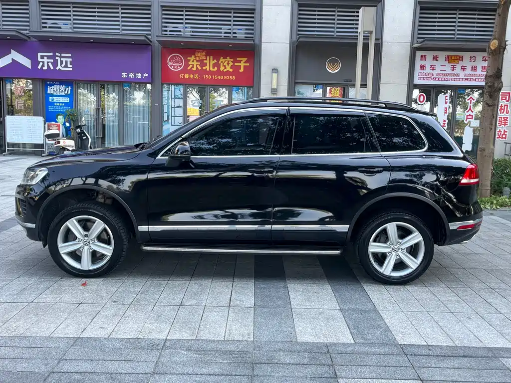 Volkswagen Touareg 2017 — фото 4