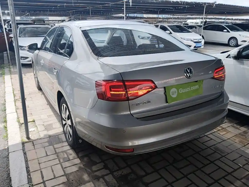 Volkswagen Sagitar 2019