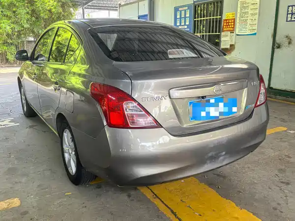 Nissan Sunny 2014
