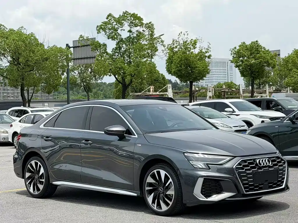 Audi A3 2023 — фото 2