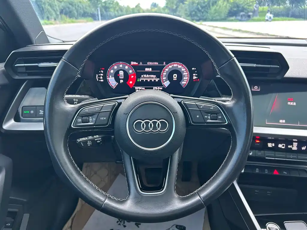 Audi A3 2023 — фото 16