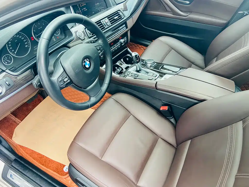 BMW 5 Series 2015 — фото 25